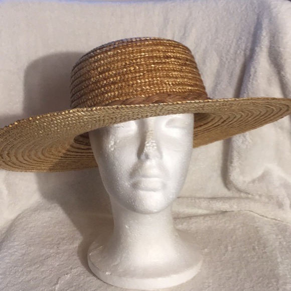 The Summer straw hat in great condition - Picture 6 of 13